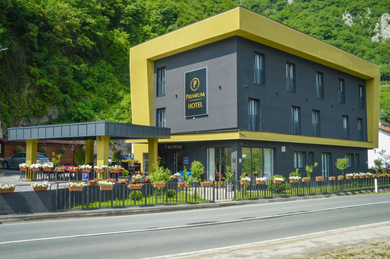 Hotel Premium 야이체 외부 사진