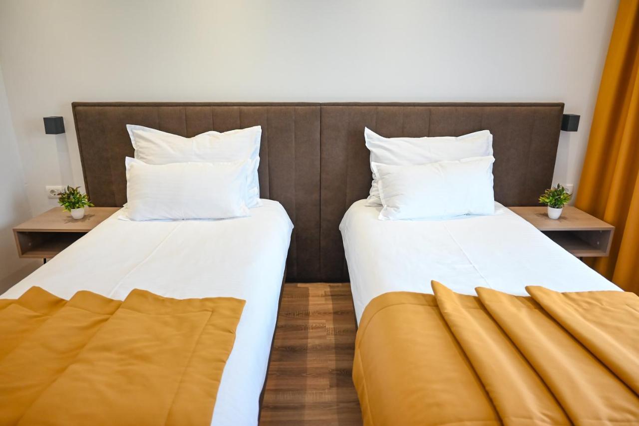 Hotel Premium 야이체 외부 사진
