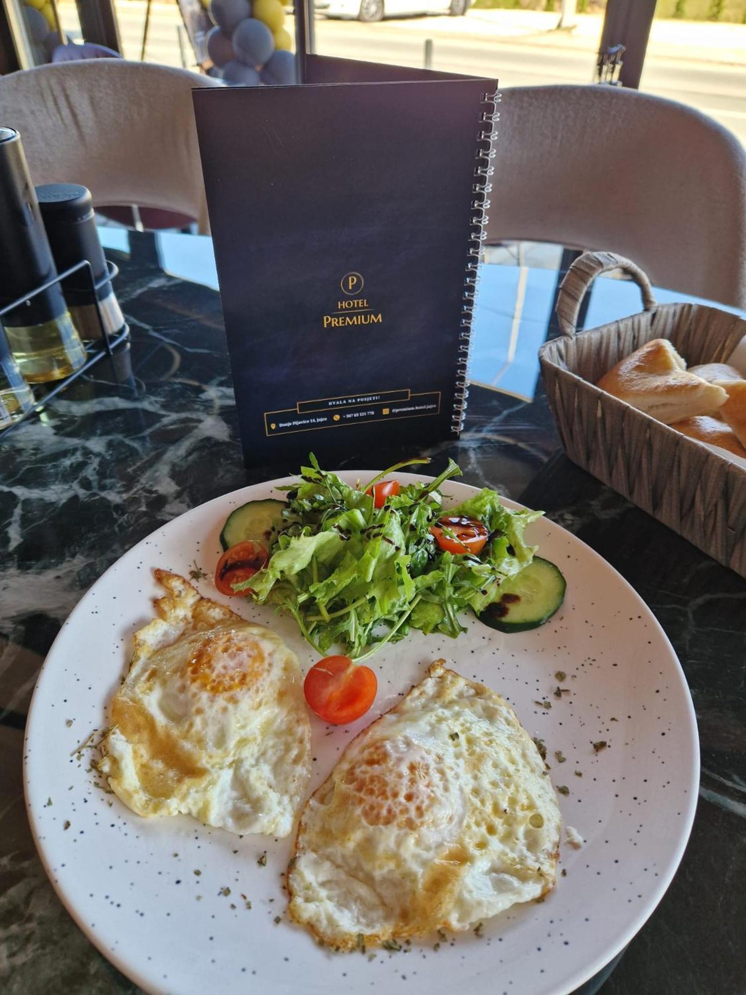 Hotel Premium 야이체 외부 사진